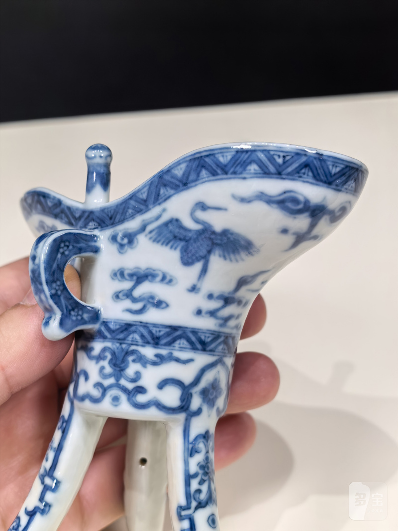 清乾隆 青花云鹤纹爵杯及江山一统爵盘一套 - 图11